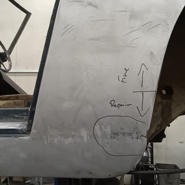 080425 1969 aston martin db6 volante main chassis and body repairs (30)