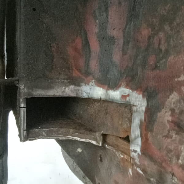 080425 1969 aston martin db6 volante main chassis and body repairs (31)