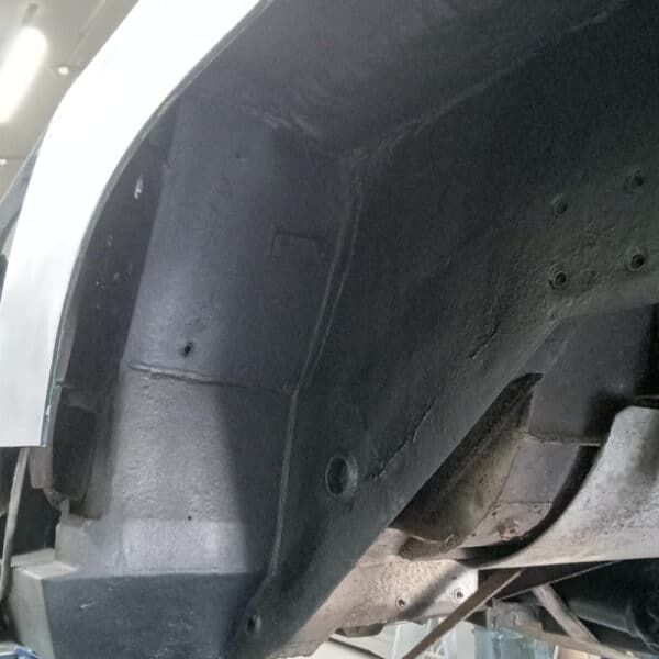 080425 1969 aston martin db6 volante main chassis and body repairs (32)