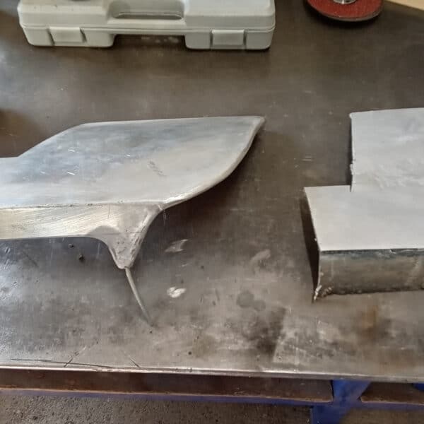 080425 1969 aston martin db6 volante main chassis and body repairs