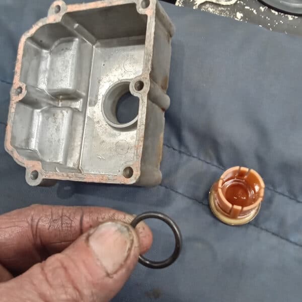 09042025 1974 triumph stag inlet manifold (10)