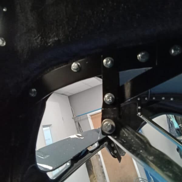 090425 1960 jensen 541r framework painted and fitted (2)