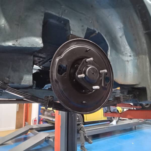 10.04.2025 1955 austin healey 100 bn1 replacing brake parts (1)