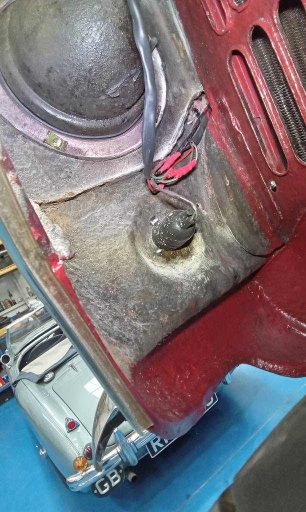 10.04.2025 1968 austin mini cooper s red appraisal and repairs (15)