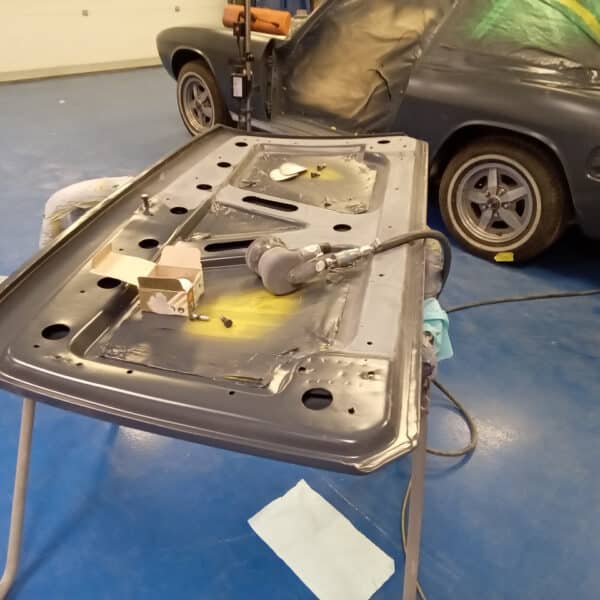 10.04.2025 1976 jensen interceptor blue more body work (13)