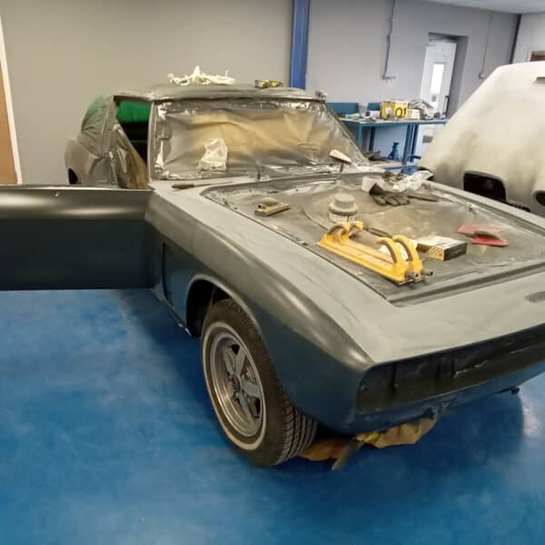 10.04.2025 1976 jensen interceptor blue more body work (15)