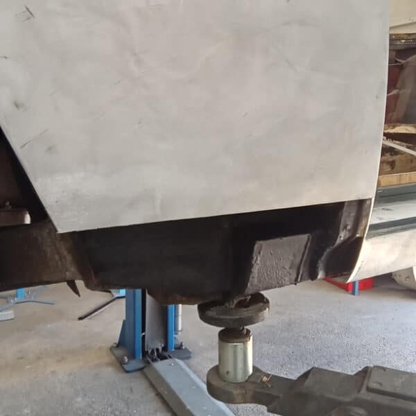 14042025 1969 aston martin db6 volante body repairs (25)