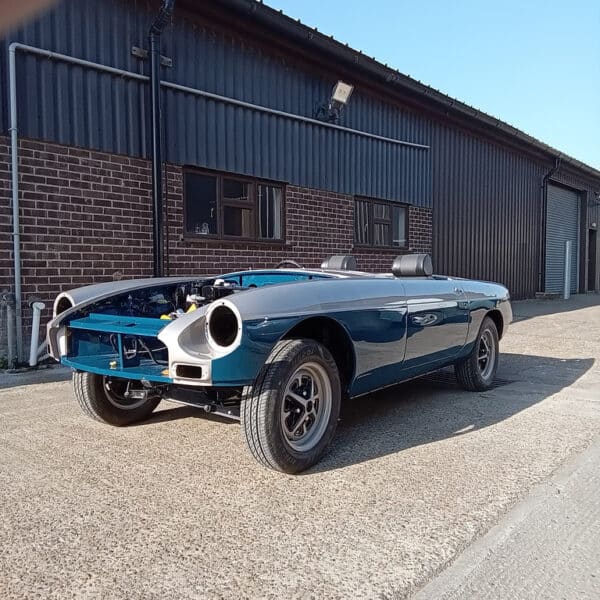 14042025 1973 mgb roadster paint and polish (1)