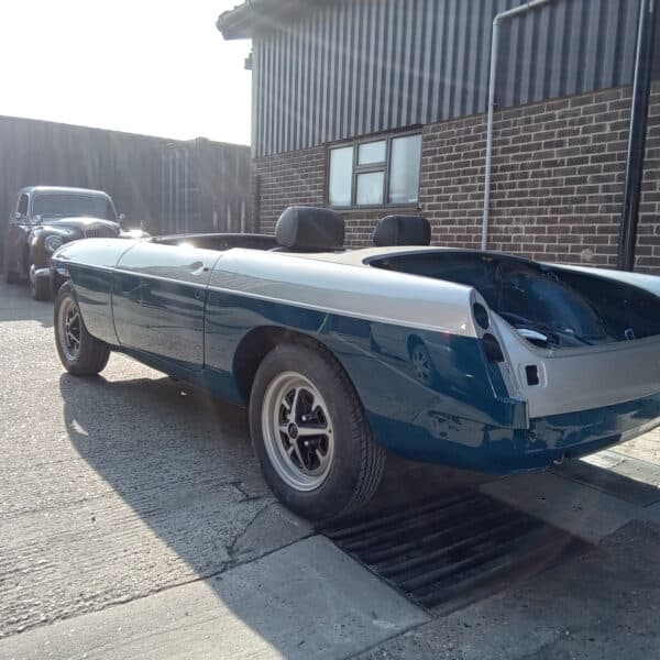 14042025 1973 mgb roadster paint and polish (5)