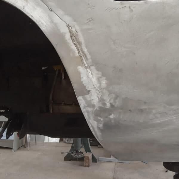 17042025 1969 aston martin db6 volante more welding (11)