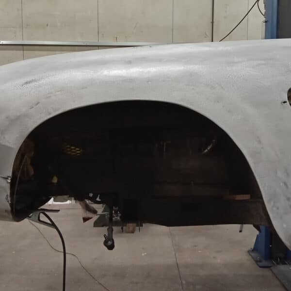 17042025 1969 aston martin db6 volante more welding (4)