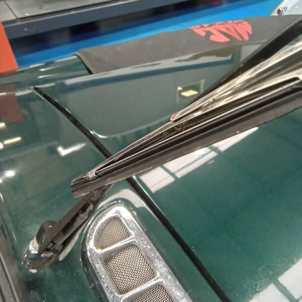 17042025 1975 mgb gt v8 brakes (23)