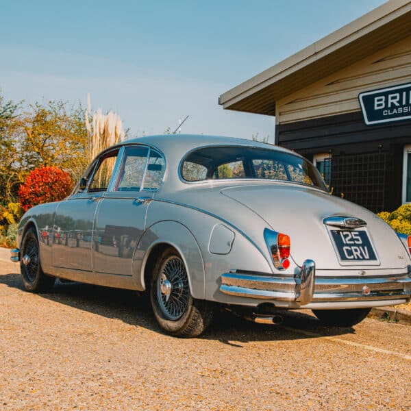 1963 jaguar mk2 2.4 arrival 4