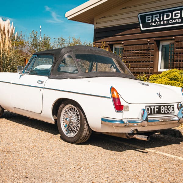 1967 mgb roadster arrival 3