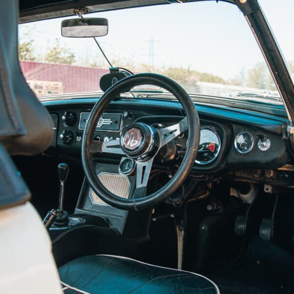 1967 mgb roadster arrival 4