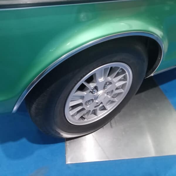 1977 ford granada wheel arch trim (1)