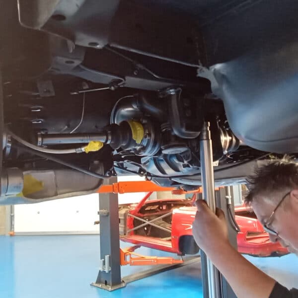 1987 mercedes 500 sl rear subframe refit (17)