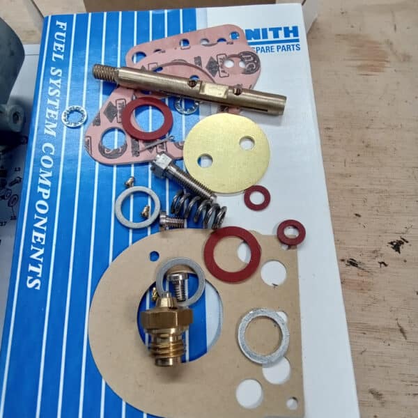 22.04.2025 1951 austin devon pickup green carb (11)