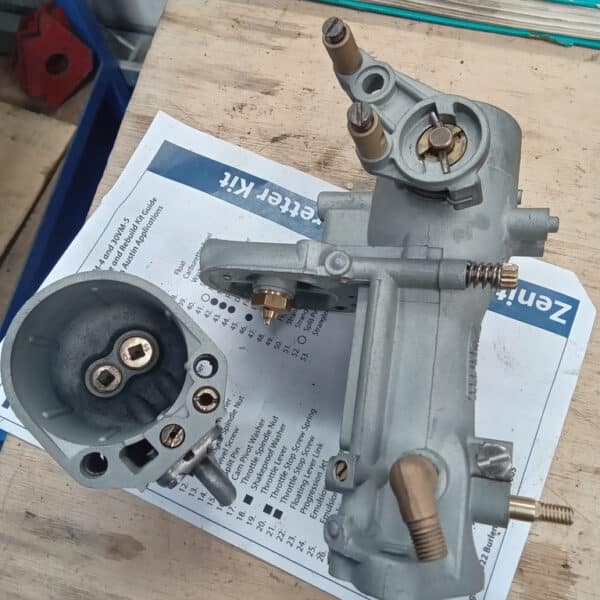 22.04.2025 1951 austin devon pickup green carb (13)