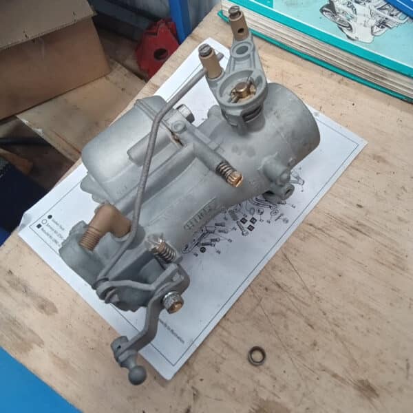 22.04.2025 1951 austin devon pickup green carb (14)