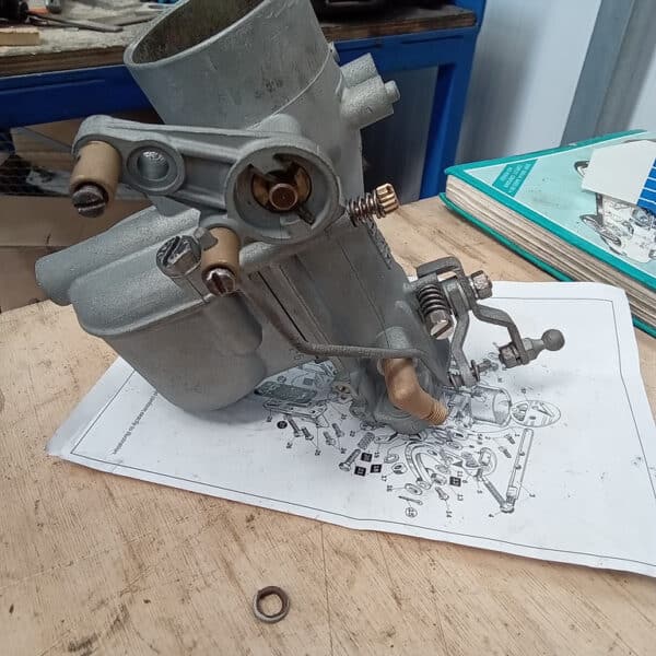 22.04.2025 1951 austin devon pickup green carb (17)