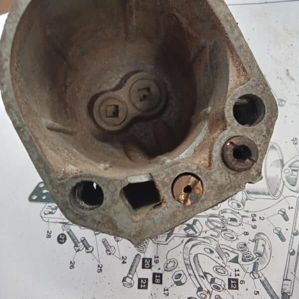 22.04.2025 1951 austin devon pickup green carb (9)