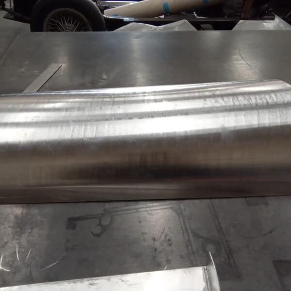 22.04.2025 1955 aston martin db24 drophead coupe red front sills (11)