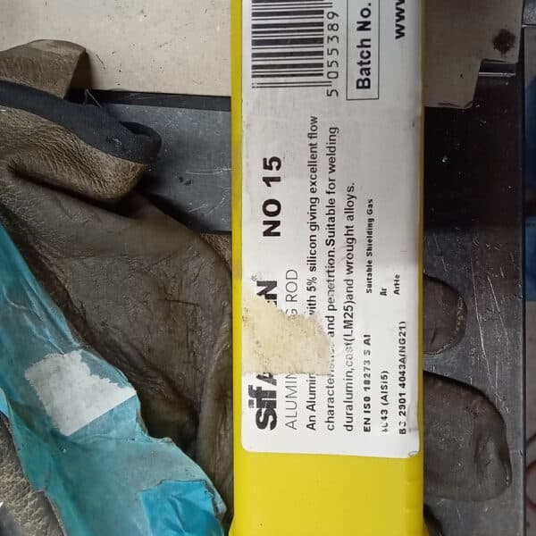 22.04.2025 1963 fiat 500 blue welding (6)