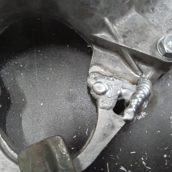 22.04.2025 1963 fiat 500 blue welding (8)