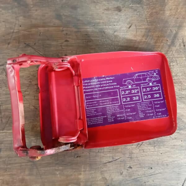 22.04.2025 1978 mercedes 350sl red (44)