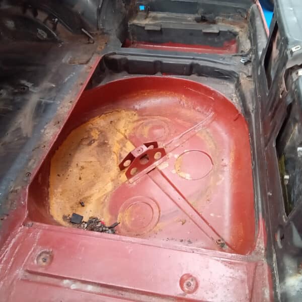 22.04.2025 1978 mercedes 350sl red (73)