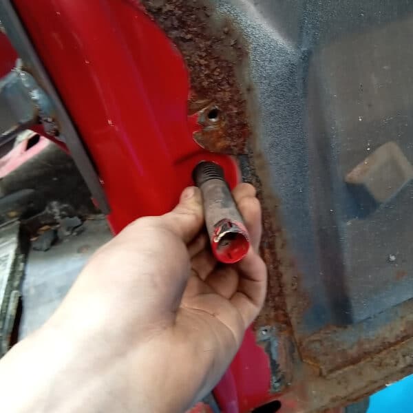 22.04.2025 1978 mercedes 350sl red (85)