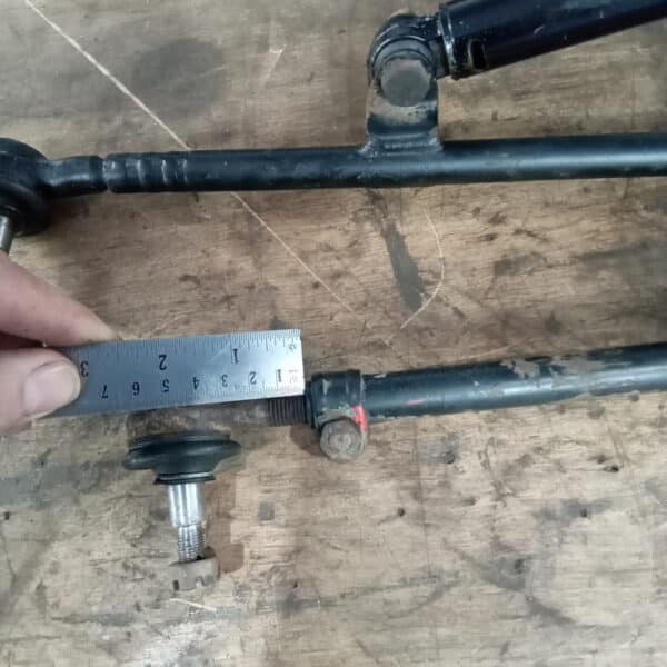 22.04.2025 1978 mercedes 350sl red strip down (3)