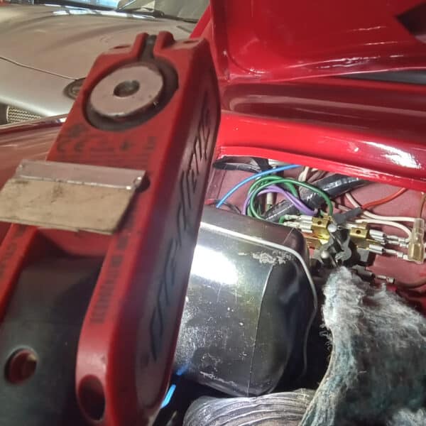 24.04.2025 1968 austin mini cooper s red light (1)