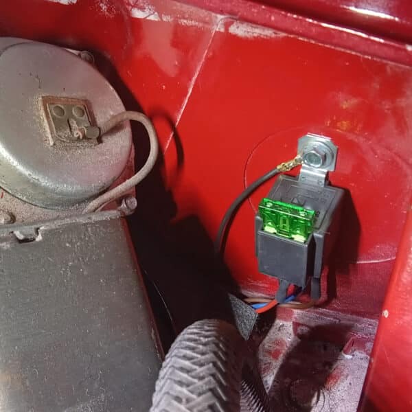 24.04.2025 1968 austin mini cooper s red light (13)
