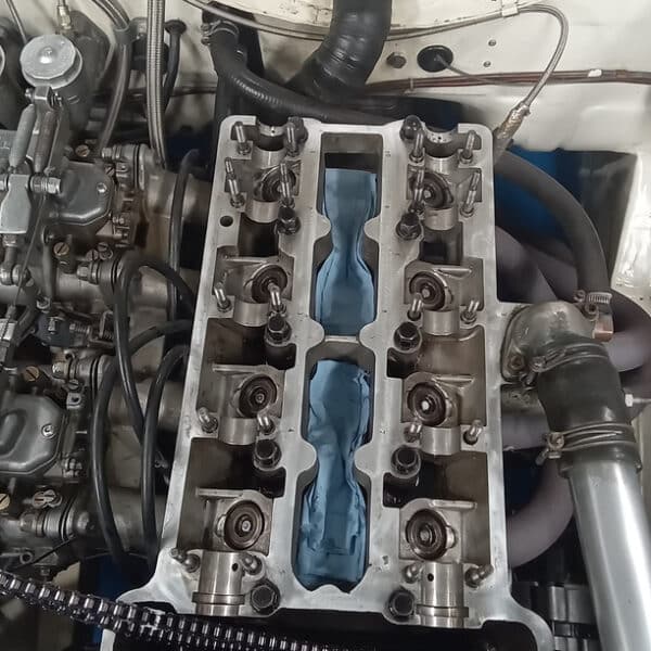 24.04.2025 1968 ford lotus cortina white and green camshafts (14)