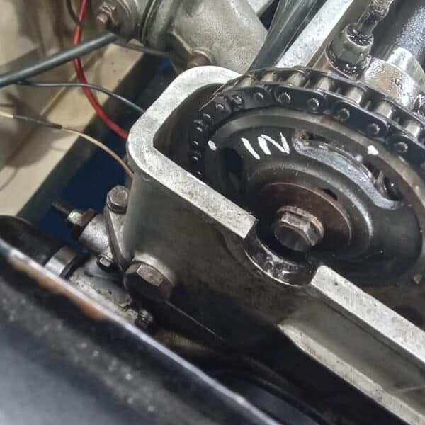 24.04.2025 1968 ford lotus cortina white and green camshafts (4)