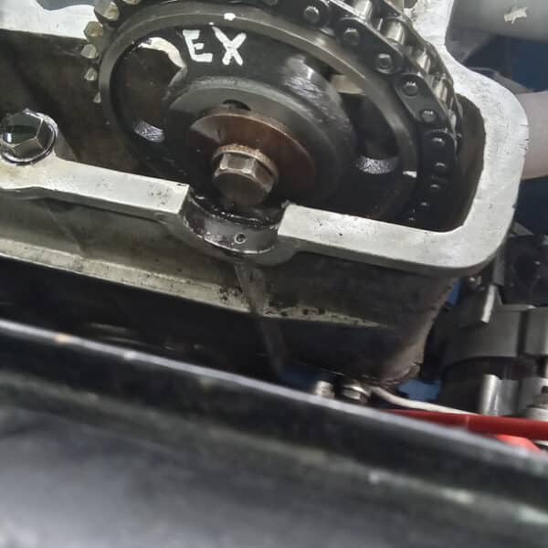24.04.2025 1968 ford lotus cortina white and green camshafts (5)