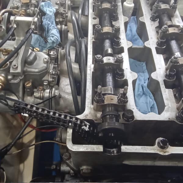 24.04.2025 1968 ford lotus cortina white and green camshafts (6)