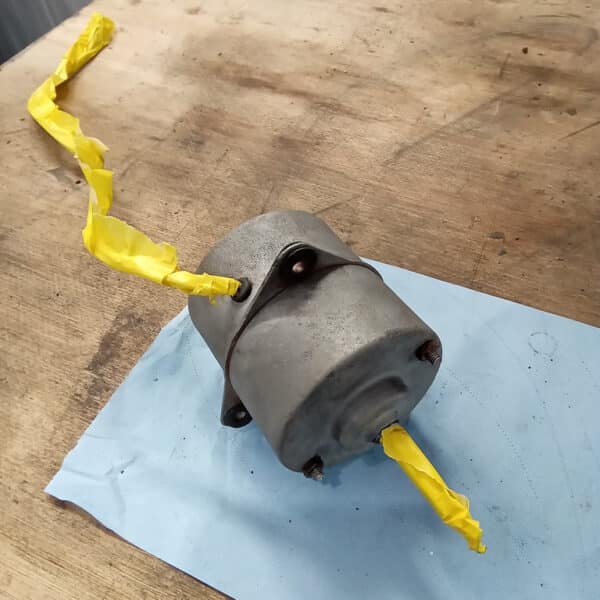 24.04.2025 1969 aston martin db6 volante blue restore heater fans (14)