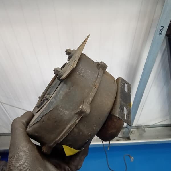 24.04.2025 1969 aston martin db6 volante blue restore heater fans (25)