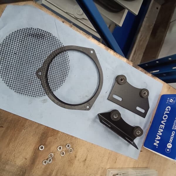 24.04.2025 1969 aston martin db6 volante blue restore heater fans (32)