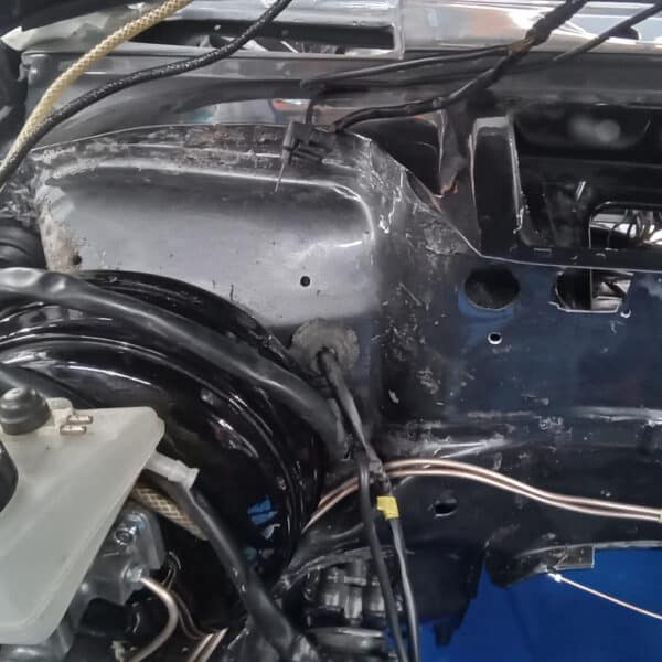 24.04.2025 1987 mercedes 500 sl grey bulkhead strip (12)