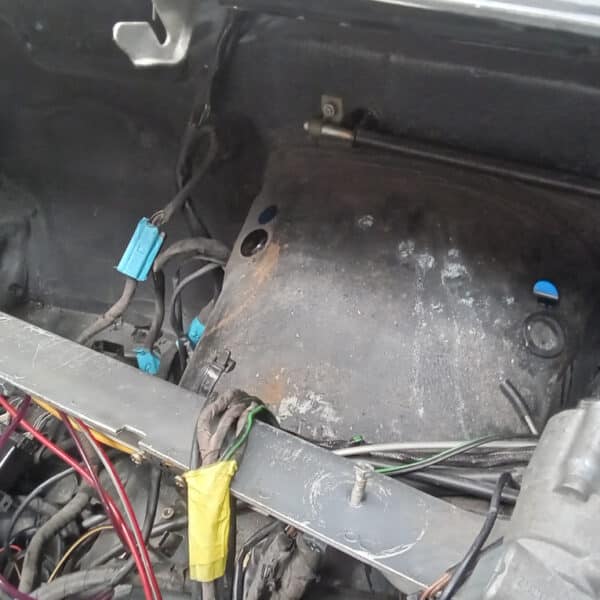 24.04.2025 1987 mercedes 500 sl grey bulkhead strip (8)