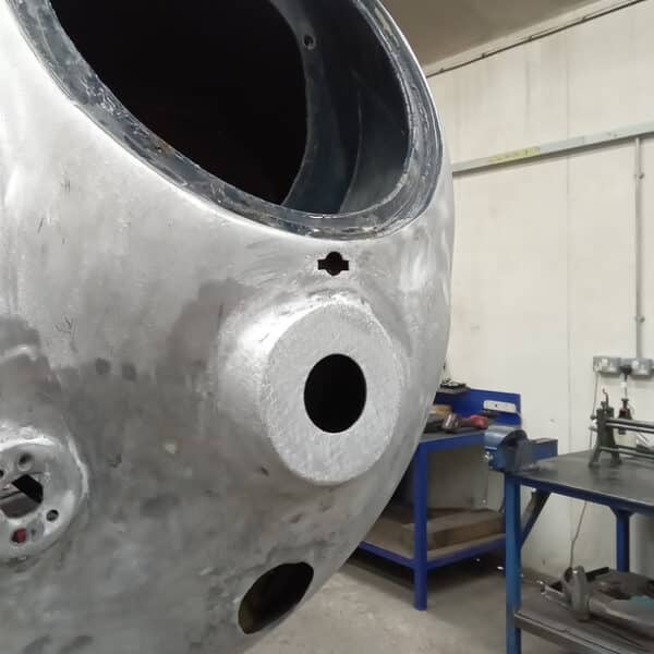 24.05.2025 1969 aston martin db6 volante blue front end repairs (10)