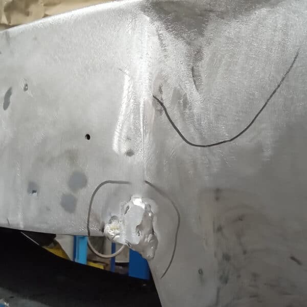 24.05.2025 1969 aston martin db6 volante blue front end repairs (13)