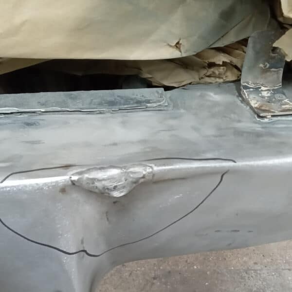 24.05.2025 1969 aston martin db6 volante blue front end repairs (8)