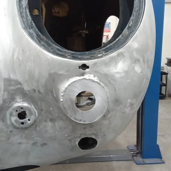 24.05.2025 1969 aston martin db6 volante blue front end repairs (9)