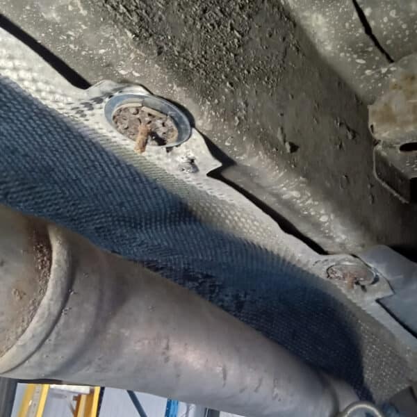 24.05.2025 2014 volkswagen transporter t30 tline 140 silver appraisal and repairs (20)