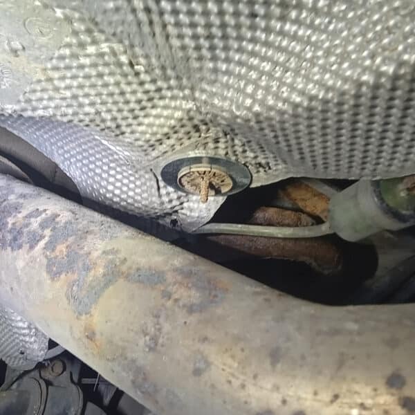 24.05.2025 2014 volkswagen transporter t30 tline 140 silver appraisal and repairs (22)